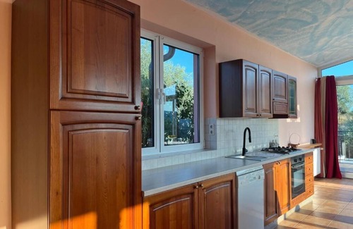 Artallo Apartment | Relaxing Sunset Retreat with Spa and Family Amenities