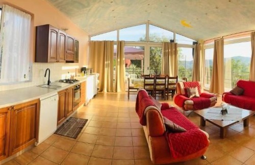 Artallo Apartment | Relaxing Sunset Retreat with Spa and Family Amenities