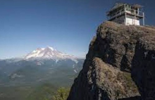 Strong Cabin | Relax at The Sunset Cabin by Lake Bernard Cottages