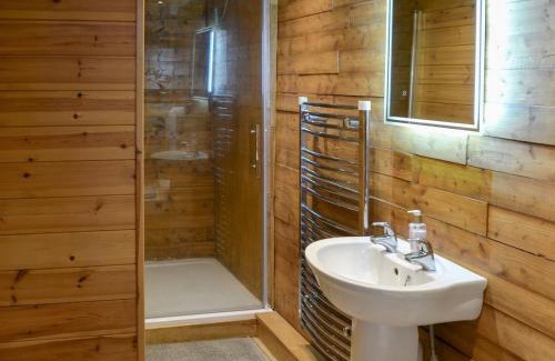 Beccles House | Pet-Friendly Retreat at The Sunset Cabin, Rated 8.9/10