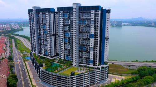 Puchong Apartment | Experience The Sunset - LBS Skylake Residence: 4-Star Bliss