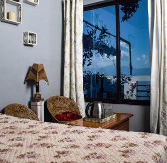 Darjeeling House | Exceptional Sunset Nest Homestay: Pet Friendly & Breakfast Included