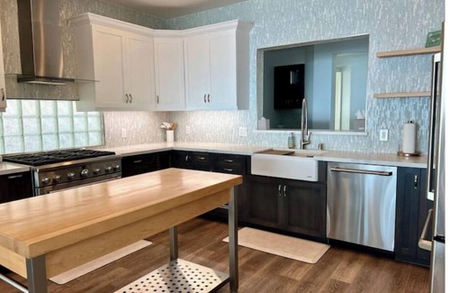 Imperial Beach House | The Sunset Palace - A True Beachfront Oasisnn