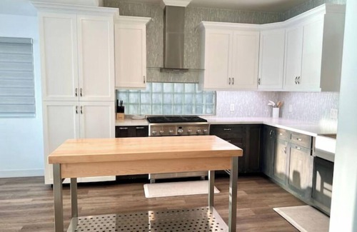 Imperial Beach House | The Sunset Palace - A True Beachfront Oasisnn