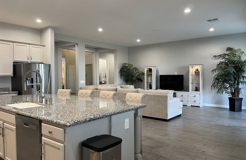 Tucson House | Experience The Sunset Palace: Pet-Friendly with Pool Access
