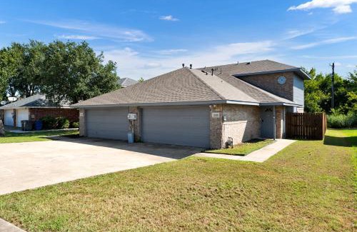 Glenn Heights House | The Sunset Suite 3Bd 2Bath Att Garage Pvt Yard