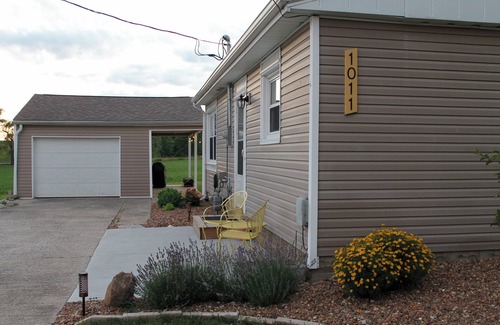 Greensburg House | Ideal Sunshine Bungalow - Greensburg's Family Vacation Spot
