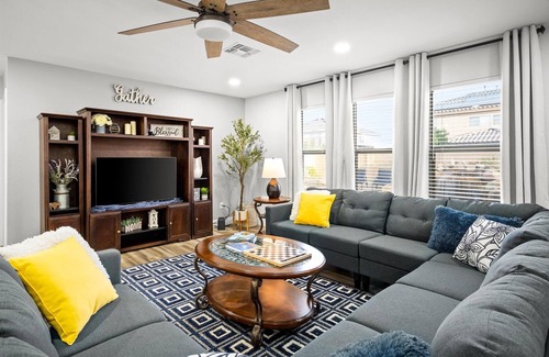 Alta Vista Estates House | Discover The Sunshine House: Heated Pool & Grill Delight