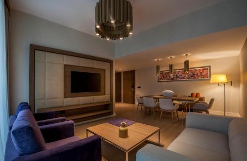 Bagcilar Apartment | Exclusive Oceanfront Retreat at The Superior Living Batışehir
