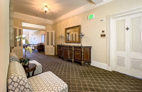 Salinas House | Oceanfront Escape in The Superior Room 209 with Pool