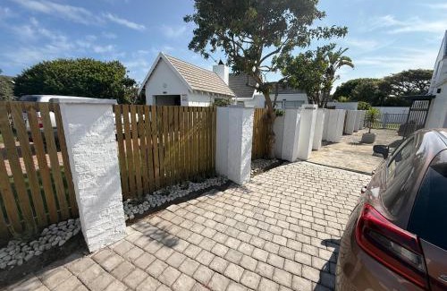 Saint Francis Bay House | Oceanfront Surf and Golf Huis: Family-Friendly Retreat