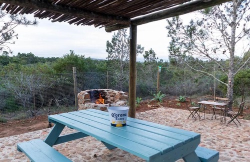 Kouga Villa | Experience The Surfers Bush Cabin: Family-Friendly Retreat