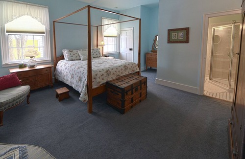 Canandaigua Bed & Breakfast | Unforgettable Stay at The Susan B - King Room with Pool Access