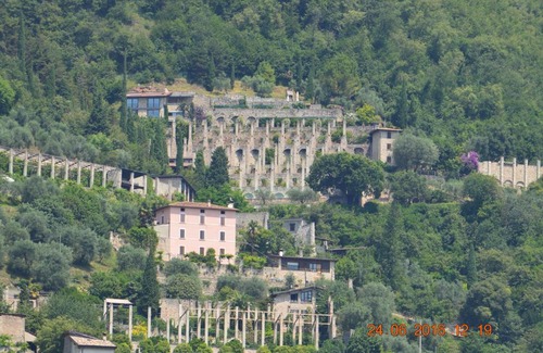Pieve Vecchia Bed & Breakfast | Relax at The Swan B&B: Ocean View & Hot Tub Awaits