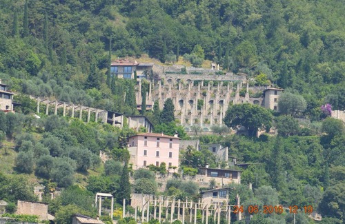 Pieve Vecchia Bed & Breakfast | Relax at The Swan B&B: Ocean View & Hot Tub Awaits