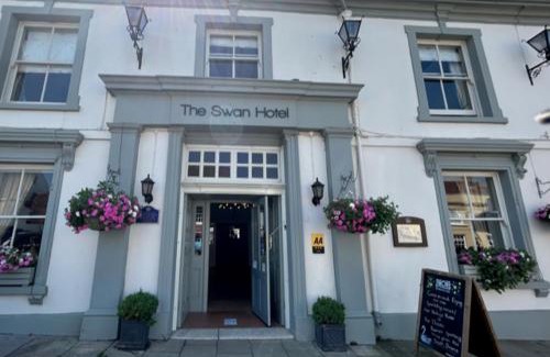 Alresford Hotel | Welcoming The Swan Hotel, Alresford - Family-Friendly Stay