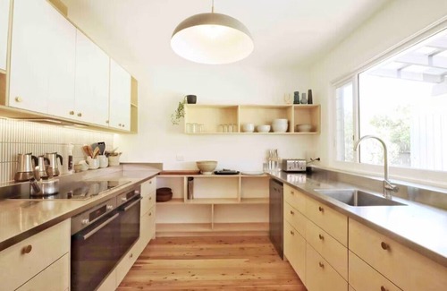 Cudmirrah House | Beautiful The Swan House - Beachfront 5 Bedroom Retreat