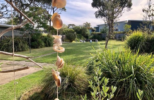 Cudmirrah House | Beautiful The Swan House - Beachfront 5 Bedroom Retreat
