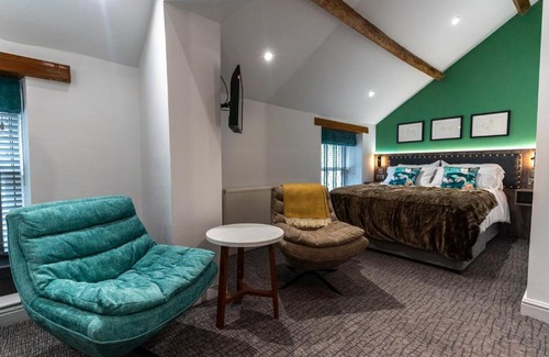 Kettleshulme Hotel | Discover The Swan Inn: Family-Friendly, Wheelchair Accessible