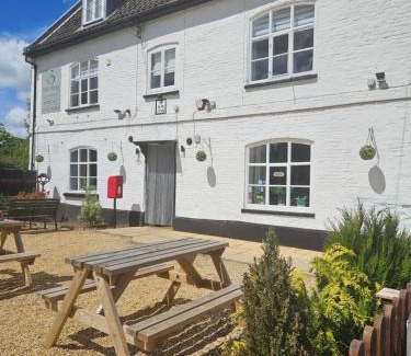 Thetford House | Pet-Friendly Stay at The Swan Inn with Breakfast Included