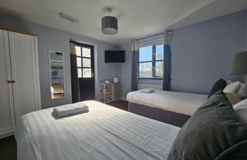 Thetford House | Pet-Friendly Stay at The Swan Inn with Breakfast Included