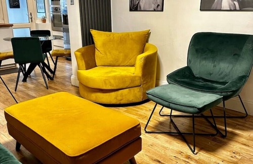 Wall End House | Experience The SwankeyTownhouse in Trendy East London