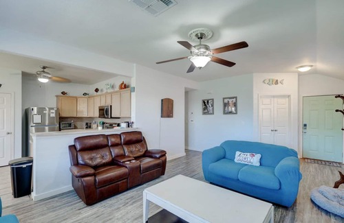 Aransas Pass House | Family-Friendly Retreat at The Sweet Family Casa