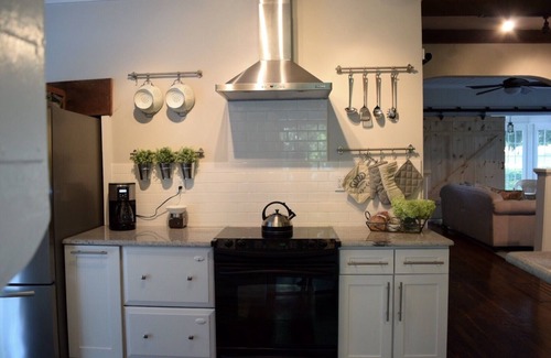 Witmer Cottage | Experience The Sycamore Cottage in Amish Country, Rated 9.8