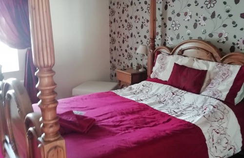 Carlisle House | Discover The Sycamore Tree: Family-Friendly Stay Awaits