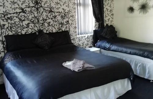 Carlisle House | Discover The Sycamore Tree: Family-Friendly Stay Awaits