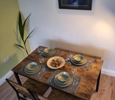 Crystal Palace Apartment | Ideal Family Retreat at The Sydenham Snug - Rated 9.3/10