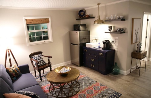 Abilene House | Eco-Friendly Getaway: The Sylvan Suite with Spa Access