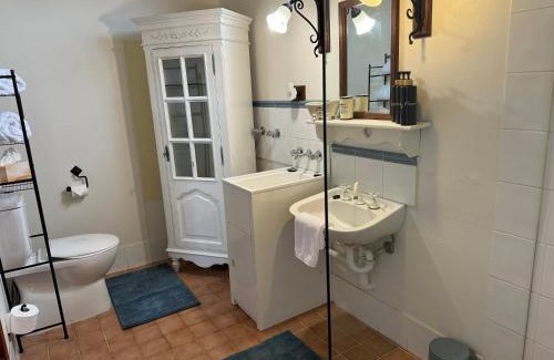 Greta Hotel | Rated 10/10: The Table Guest House with Pet-Friendly Perks