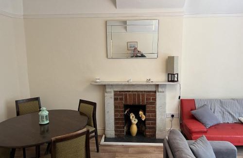 Blandford Forum Hotel | Pet-Friendly The Talbot: Family-Focused Getaway Awaits!