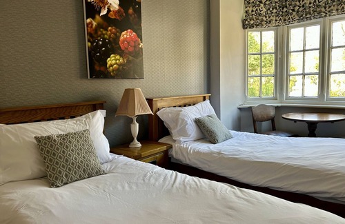 Blandford Forum Hotel | Discover The Talbot: Family-Friendly with Pool & Dining