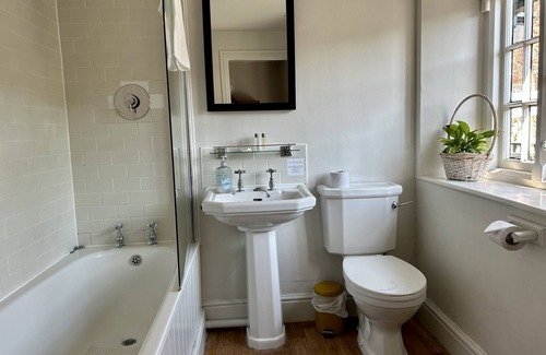 Blandford Forum Hotel | Discover The Talbot: Family-Friendly with Pool & Dining