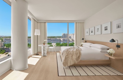 Downtown Tampa Hotel | Experience The Tampa EDITION: 5-Star Luxury Awaits You