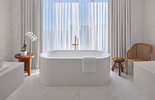 Downtown Tampa Hotel | Experience The Tampa EDITION: 5-Star Luxury Awaits You