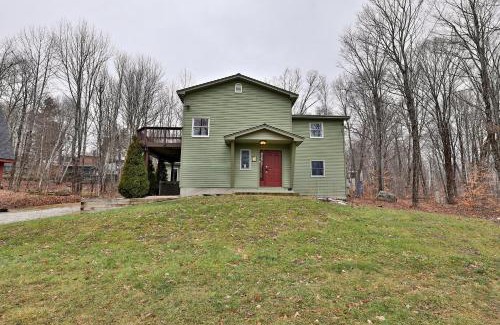 Killington House | Experience The Tanglewood Lodge: Ski Home with Hot Tub!