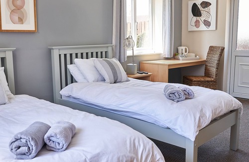 Smisby Hotel | Discover The Tap House: Family-Friendly Dining Awaits