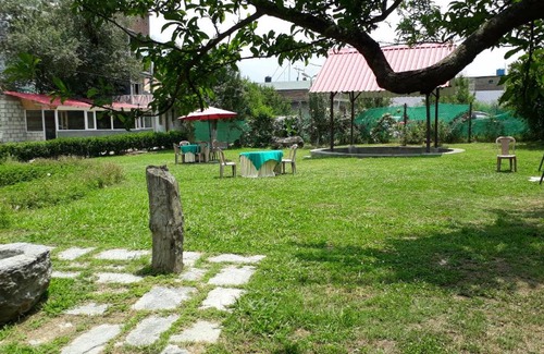 Bajaura Bed & Breakfast | Pet-Friendly Retreat at The Tara Villa with Great Amenities