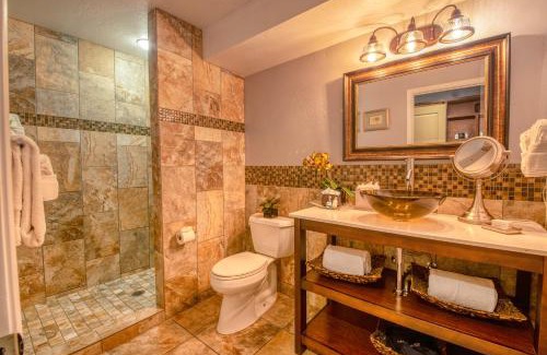 Cottonwood Hotel | Oceanfront Escape at The Tavern Hotel with Pool & Dining