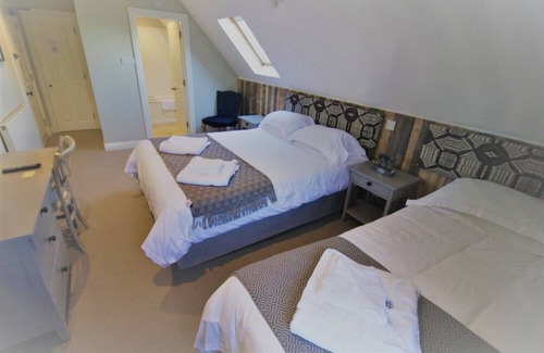 Swindon Hotel | Family-Friendly Escape at The Tawny Owl with Pool & Dining