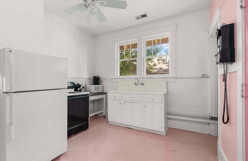 Hillsboro Village Apartment | Experience The Taylor Swift Apt on Music Row - 10/10 Rating!