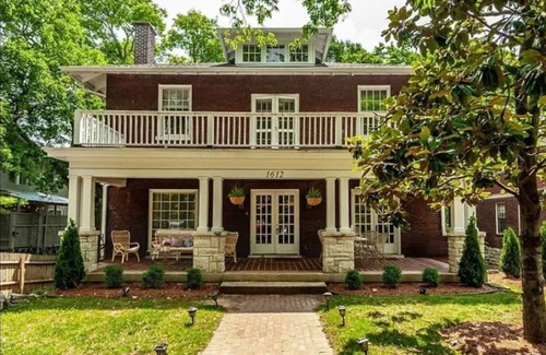 Hillsboro Village Apartment | Experience The Taylor Swift Apt on Music Row - 10/10 Rating!