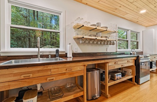 Brevard Cabin | Guest Rated 10/10: The Tea House at Connestee Falls