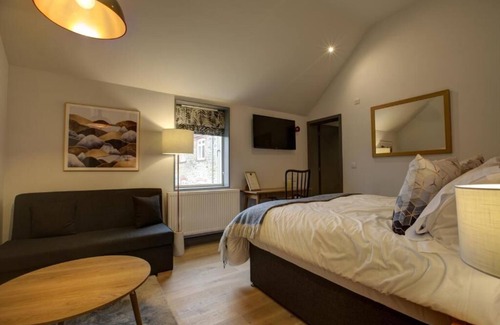 Temple Cloud Bed & Breakfast | Exceptional Comfort at The Temple Inn – Family Friendly Stay