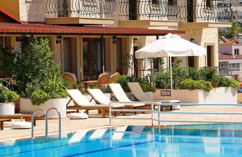 Kalkan Apartment | Immaculate Oceanfront Apartment with Pool & Breakfast