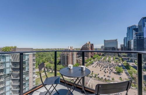 Eau Claire Apartment | The Terra Flat DT Skyline Views