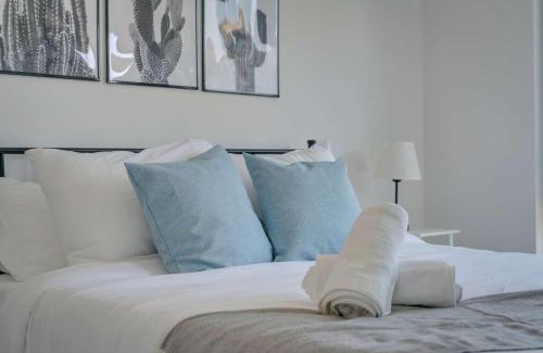 Eau Claire Apartment | The Terra Flat DT Skyline Views